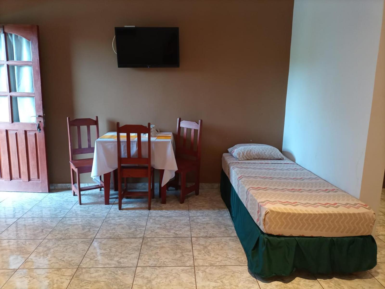 Hotel Village Del Sol ปูแอร์โตอีกวาซู ภายนอก รูปภาพ